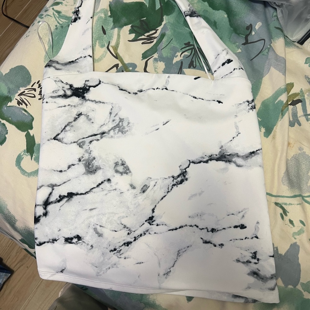 Express marble halter top - Picture 2 of 5